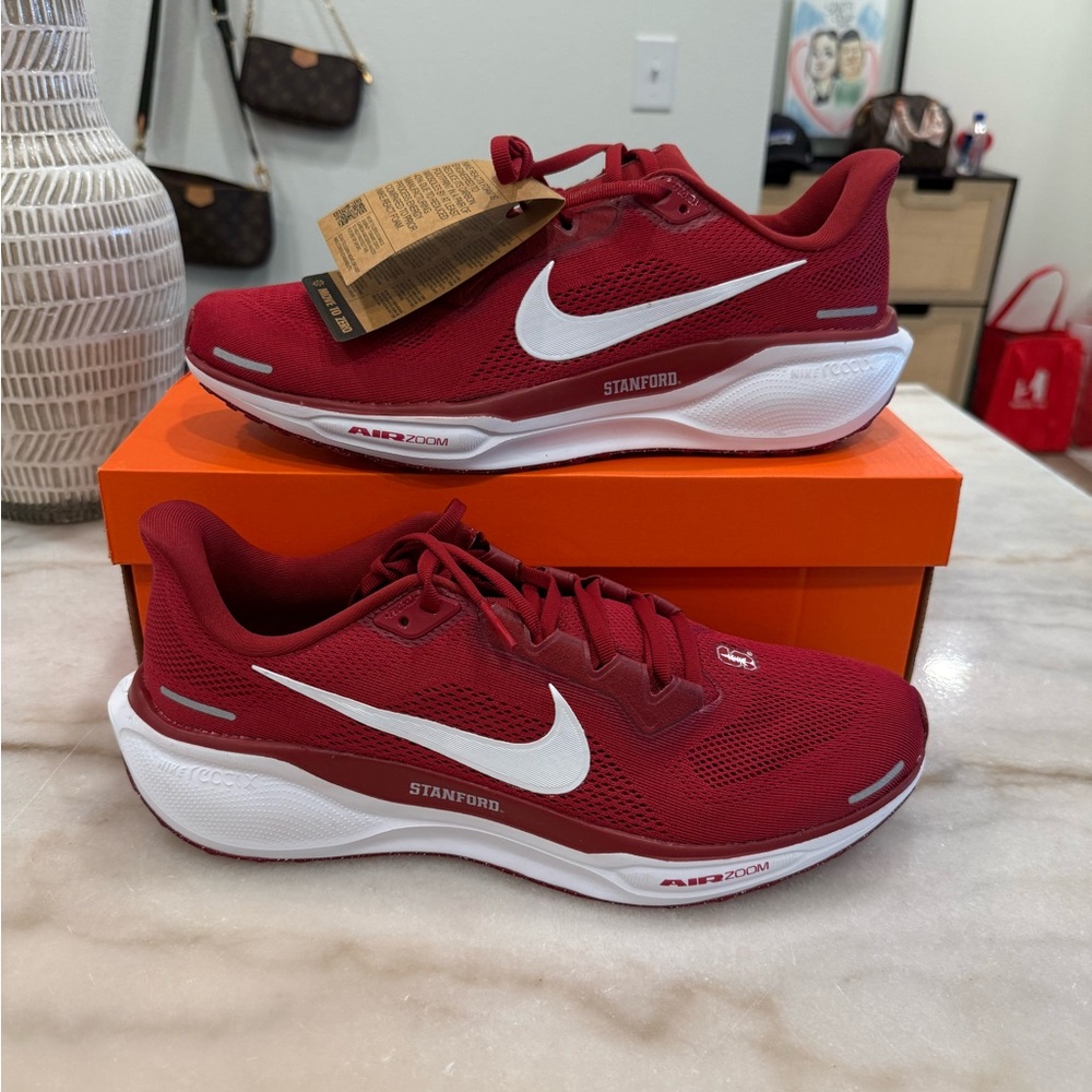 - Nike Pegasus Zoom - Stanford edition